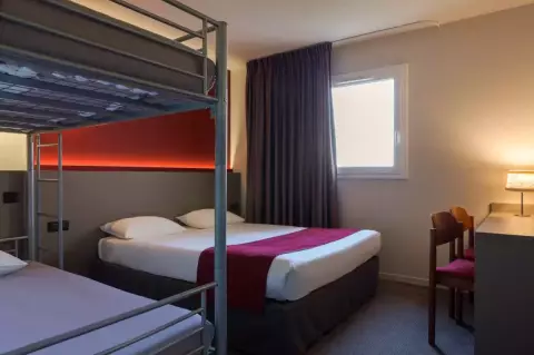 Chambre familiale | Hôtel Les Bruyères à Castets sur l'A63 Chambre familiale | Hôtel Les Bruyères à Castets sur l'A63