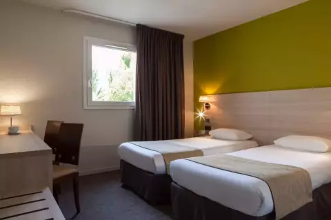 Chambre Confort | Hôtel Les Bruyères à Castets sur l'A63 Chambre Confort | Hôtel Les Bruyères à Castets sur l'A63